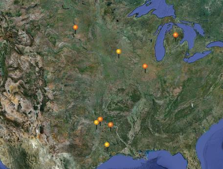 VIEW POINTS: The satellite image above shows the reported incidence of West Nile virus on June 21, 2013, as compiled by HealthMap scientists. Below are maps showing aggregated incidence over the previous five days (top), the previous two weeks, and the previous one month. The different colors of the pins indicate the severity of the outbreak, ranging from yellow (lowest) to red.