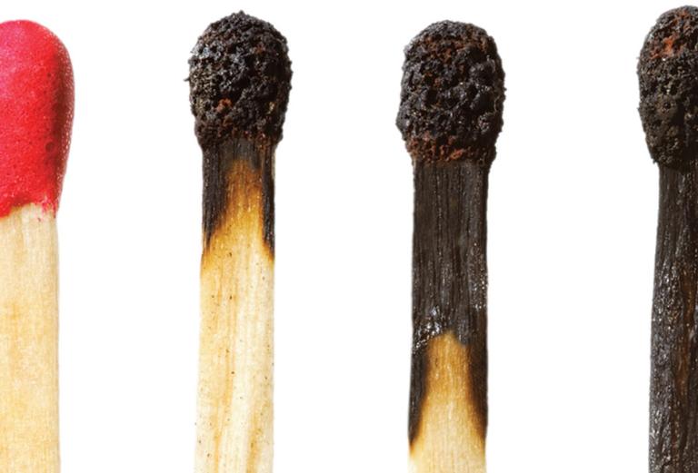 Matchsticks, unlit to increasing degrees of burn