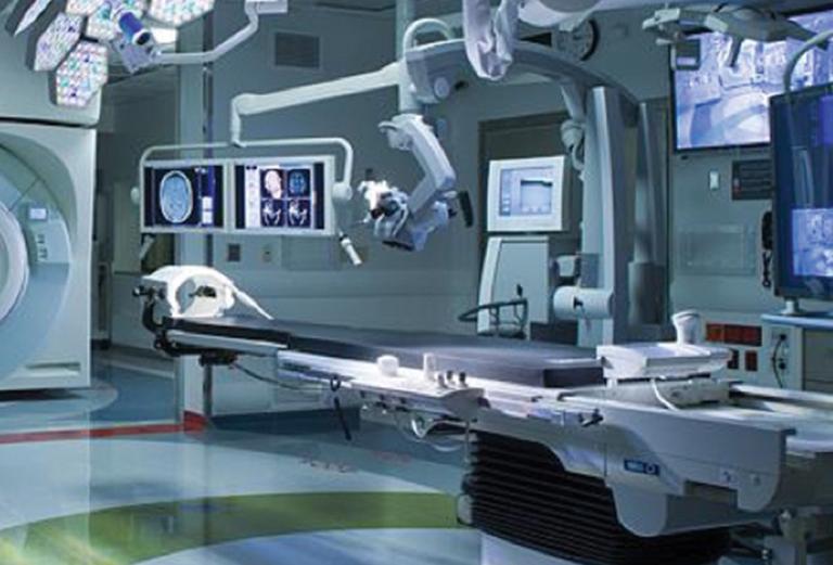Surgical suite with in-room imaging
