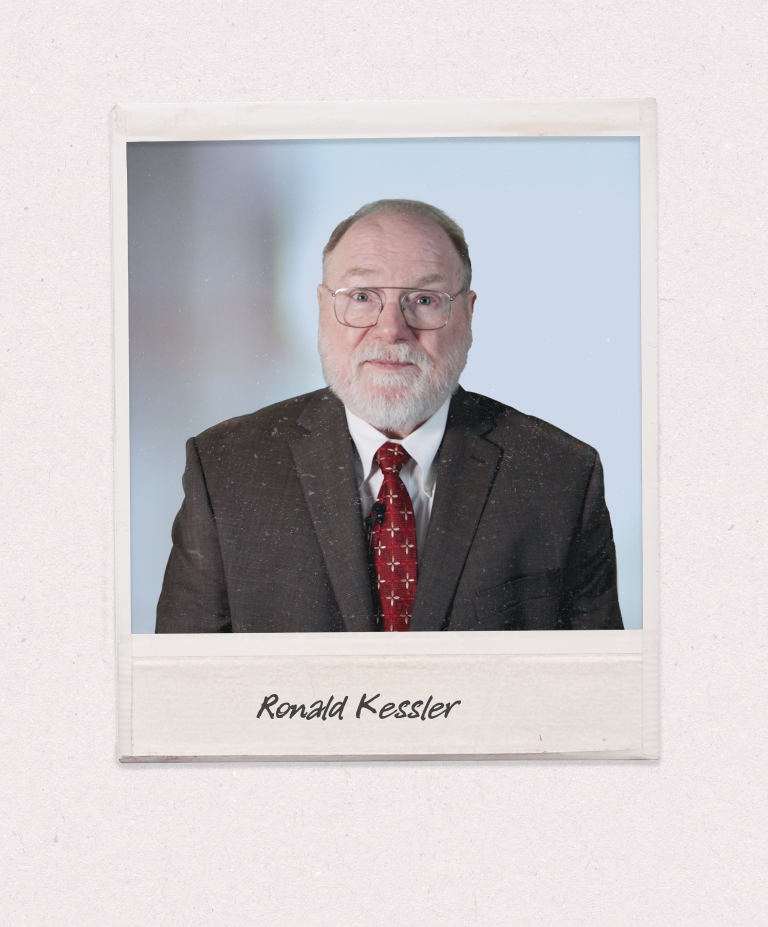 Headshot of Ronald Kessler.