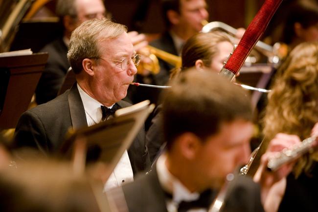 Stephen Wright is an HMSStephen Wright, MD, playing the bassoonist in the Longwood Symphony Orchestra lecturer in medicine at Brigham and Women’s Hospital by day, a bassoonist with the LSO many a night.